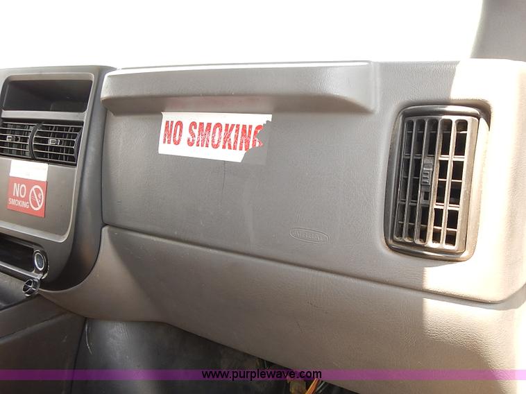 image for item E7786 2003 Chevrolet Express 2500 Cargo van