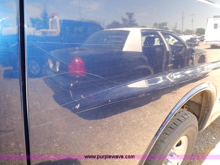 image for item E7786 2003 Chevrolet Express 2500 Cargo van