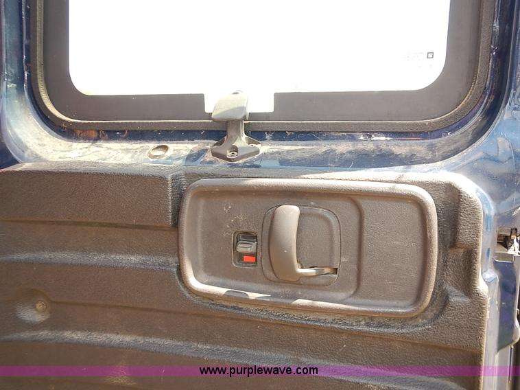 image for item E7786 2003 Chevrolet Express 2500 Cargo van