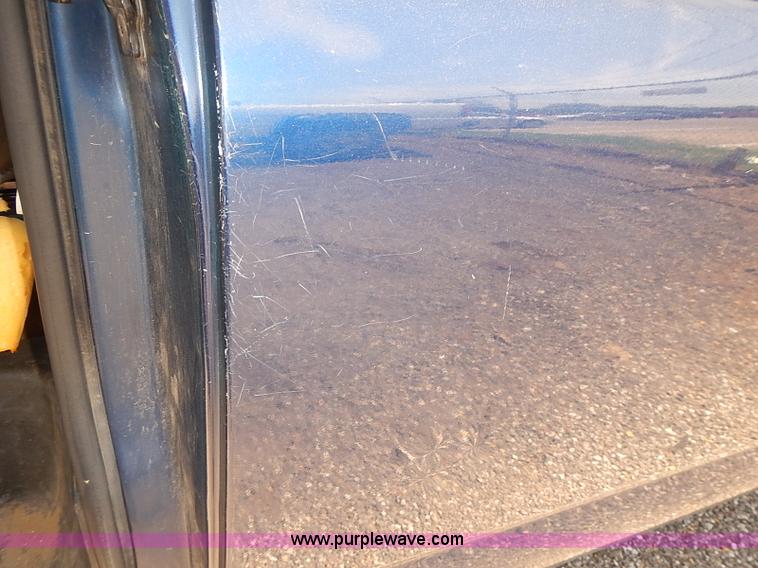 image for item E7786 2003 Chevrolet Express 2500 Cargo van