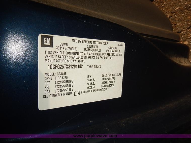 image for item E7786 2003 Chevrolet Express 2500 Cargo van