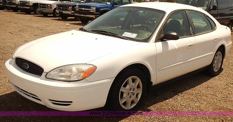 image for item E7787 2006 Ford Taurus SE