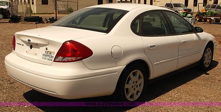 image for item E7787 2006 Ford Taurus SE