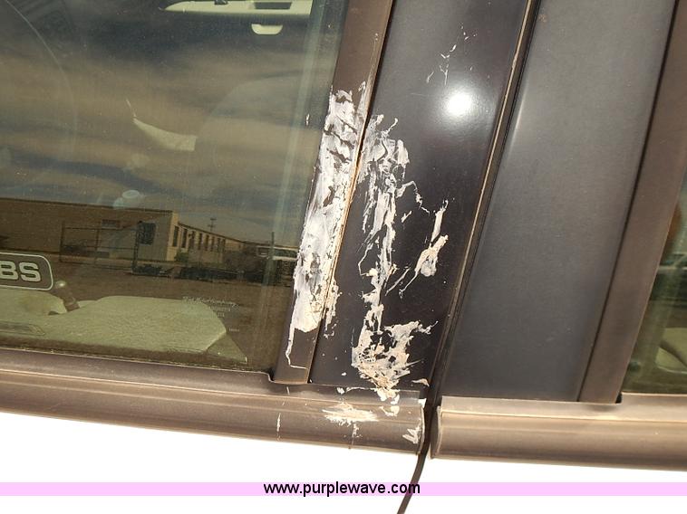 image for item E7787 2006 Ford Taurus SE