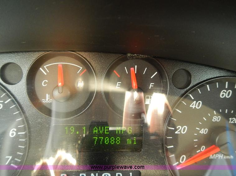 image for item E7787 2006 Ford Taurus SE