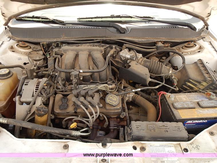 image for item E7787 2006 Ford Taurus SE