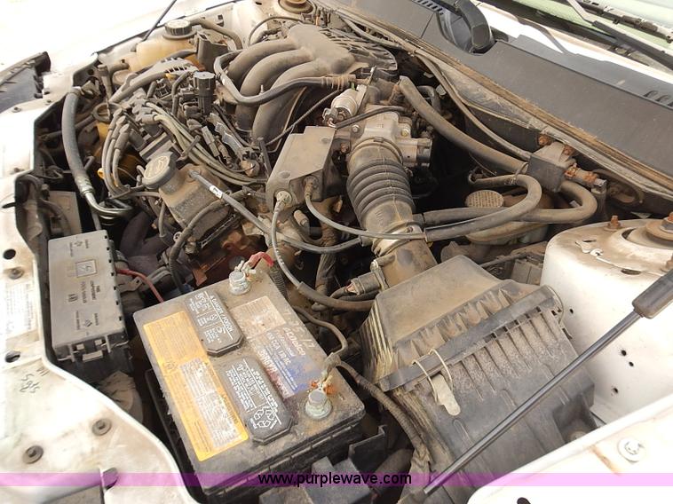 image for item E7787 2006 Ford Taurus SE