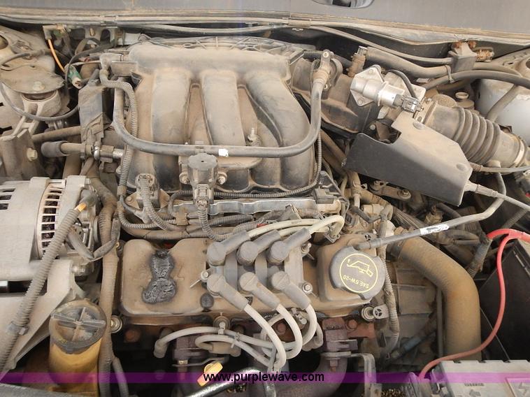 image for item E7787 2006 Ford Taurus SE