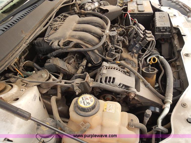 image for item E7787 2006 Ford Taurus SE