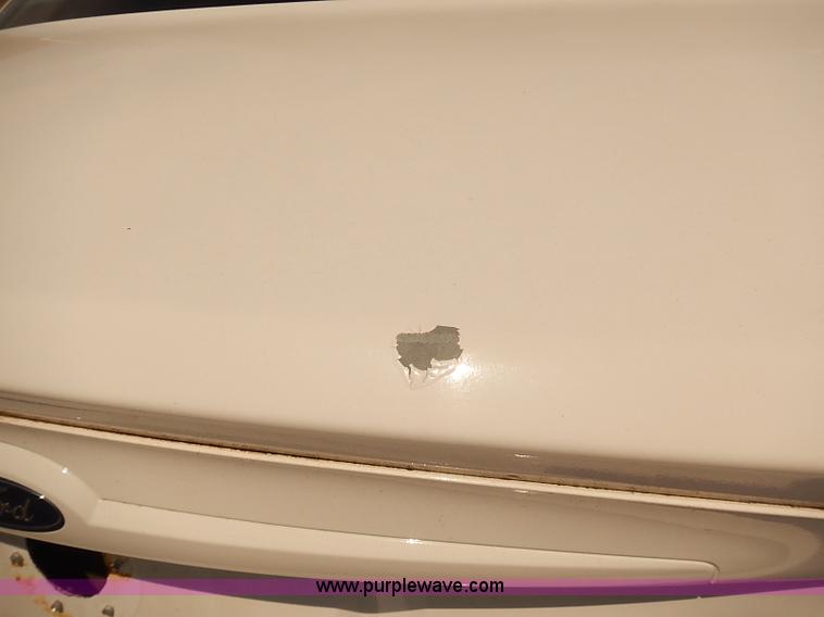 image for item E7787 2006 Ford Taurus SE