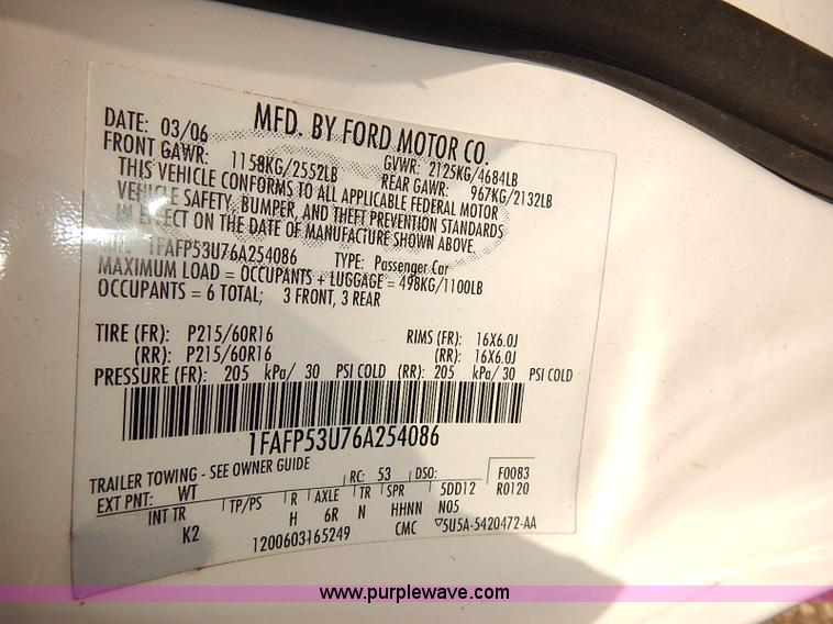 image for item E7787 2006 Ford Taurus SE