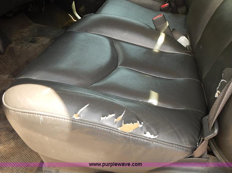 image for item E7788 2005 Chevrolet Silverado 2500HD pickup truck