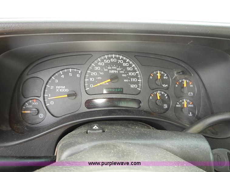 image for item E7788 2005 Chevrolet Silverado 2500HD pickup truck