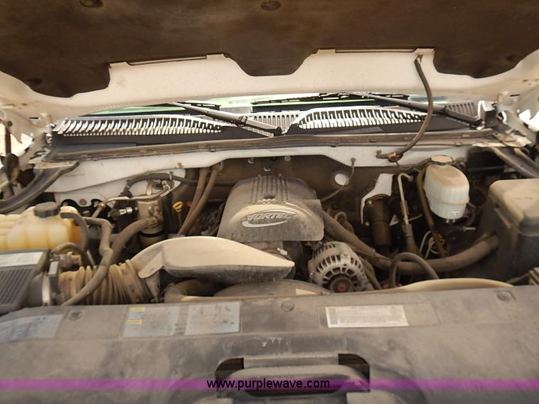 image for item E7788 2005 Chevrolet Silverado 2500HD pickup truck