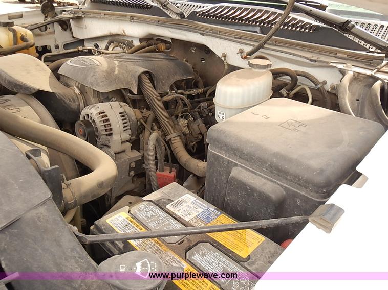 image for item E7788 2005 Chevrolet Silverado 2500HD pickup truck