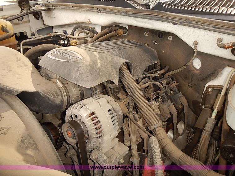 image for item E7788 2005 Chevrolet Silverado 2500HD pickup truck