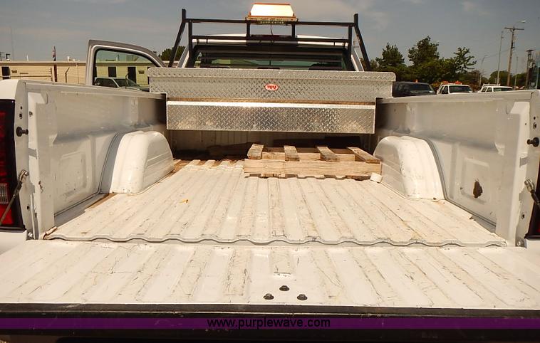 image for item E7788 2005 Chevrolet Silverado 2500HD pickup truck