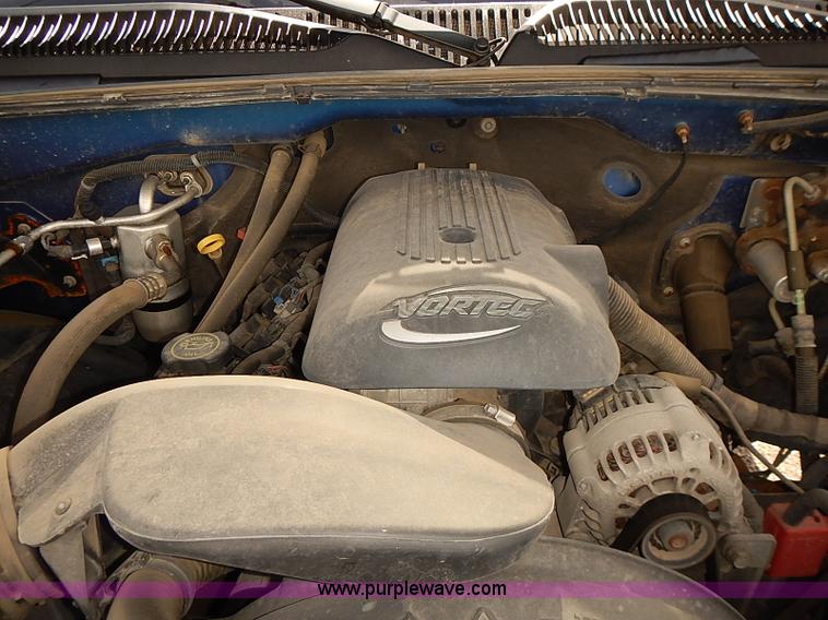 image for item E7789 2004 Chevrolet Silverado 2500HD pickup truck