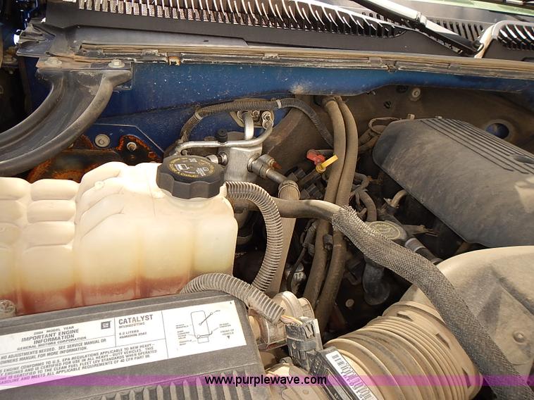 image for item E7789 2004 Chevrolet Silverado 2500HD pickup truck