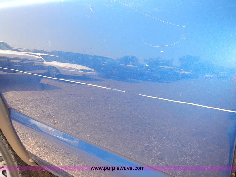 image for item E7789 2004 Chevrolet Silverado 2500HD pickup truck