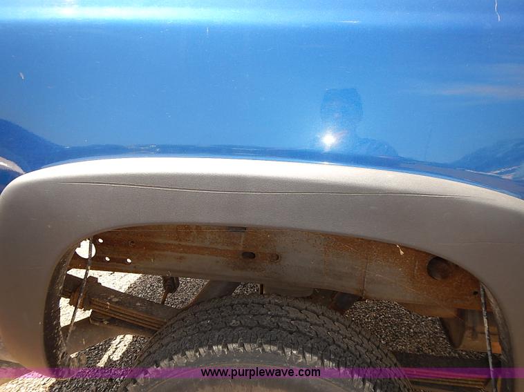 image for item E7789 2004 Chevrolet Silverado 2500HD pickup truck