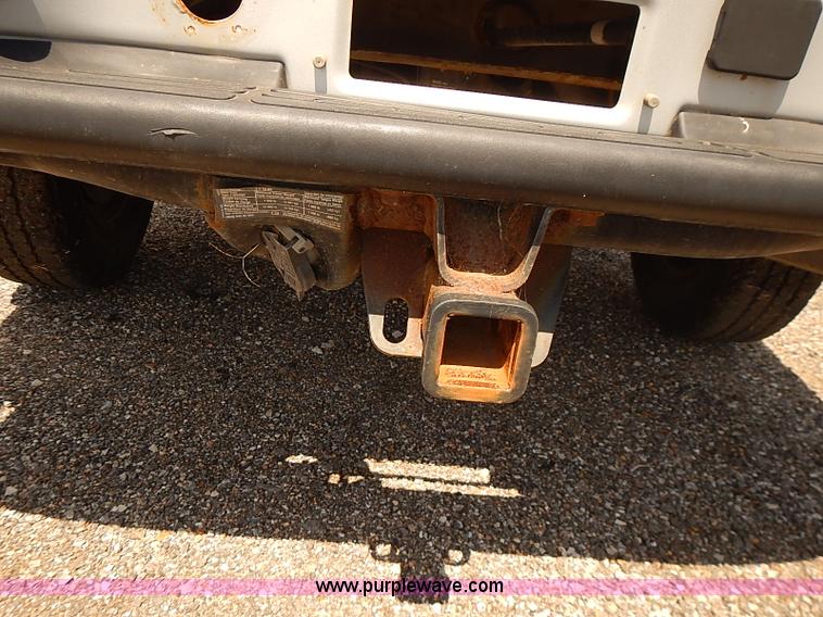 image for item E7789 2004 Chevrolet Silverado 2500HD pickup truck