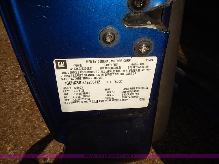 image for item E7789 2004 Chevrolet Silverado 2500HD pickup truck