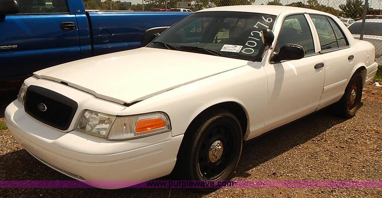 image for item E7790 2006 Ford Crown Victoria Police Interceptor