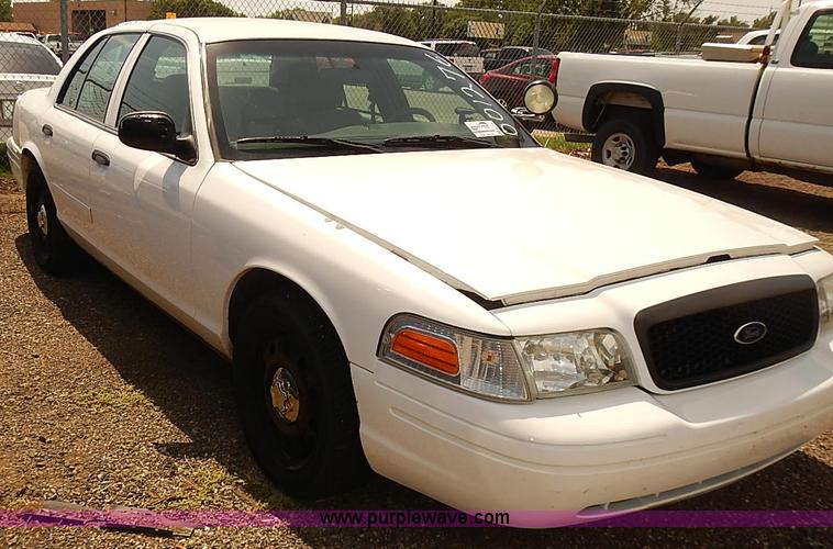 image for item E7790 2006 Ford Crown Victoria Police Interceptor