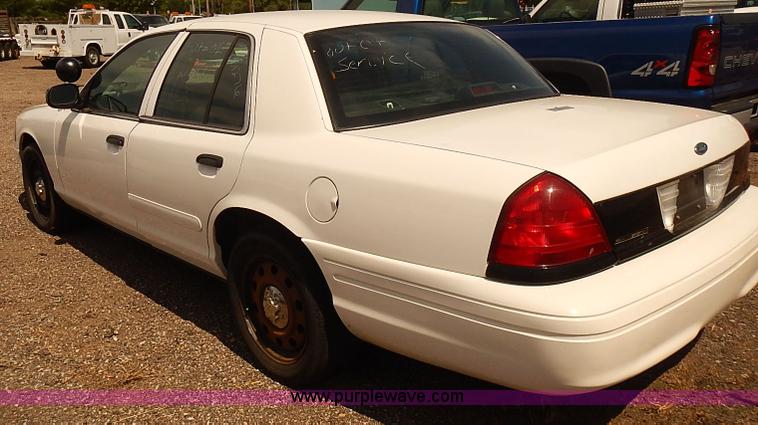 image for item E7790 2006 Ford Crown Victoria Police Interceptor