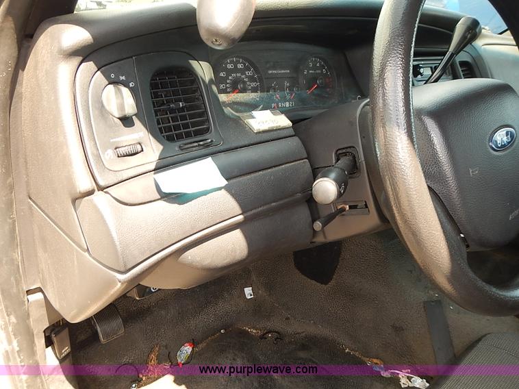 image for item E7790 2006 Ford Crown Victoria Police Interceptor