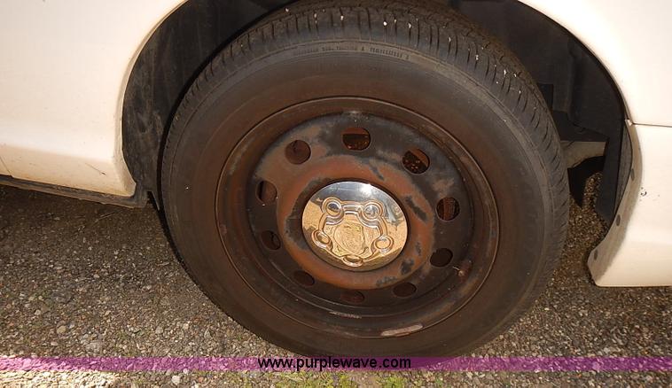 image for item E7790 2006 Ford Crown Victoria Police Interceptor