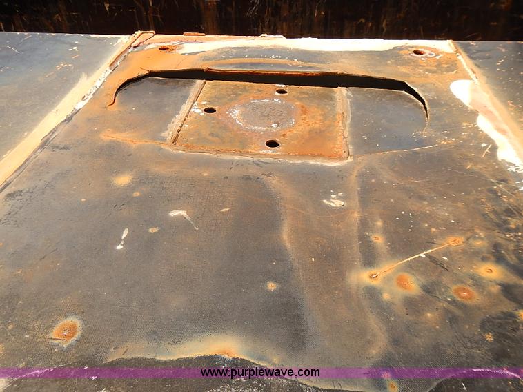 image for item E7791 2002 Chevrolet Silverado 3500 utility truck