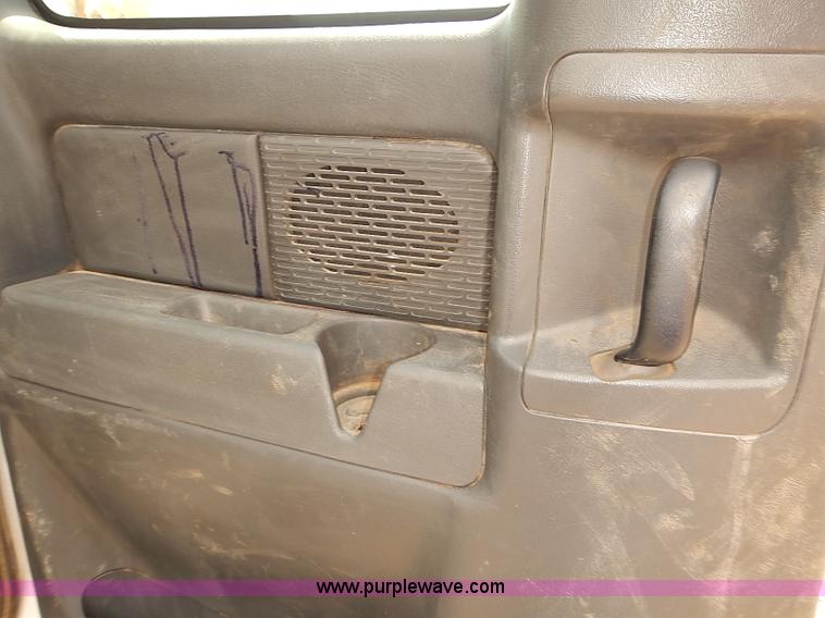 image for item E7792 2005 Chevrolet Silverado 2500HD Ext. Cab pickup truck