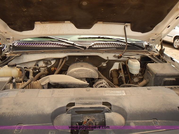 image for item E7792 2005 Chevrolet Silverado 2500HD Ext. Cab pickup truck