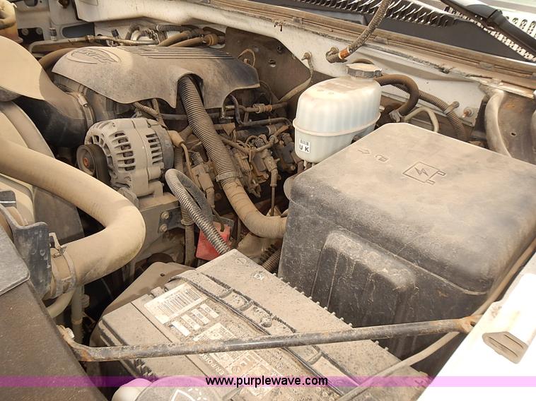 image for item E7792 2005 Chevrolet Silverado 2500HD Ext. Cab pickup truck