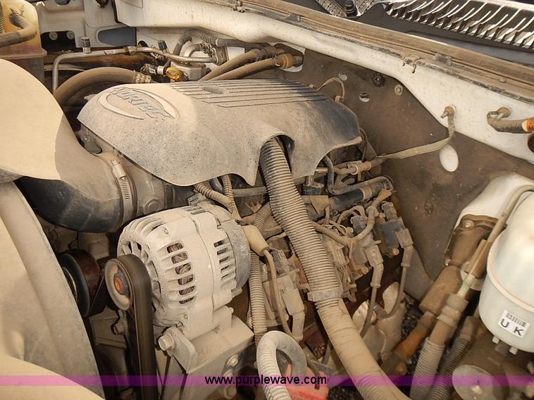 image for item E7792 2005 Chevrolet Silverado 2500HD Ext. Cab pickup truck