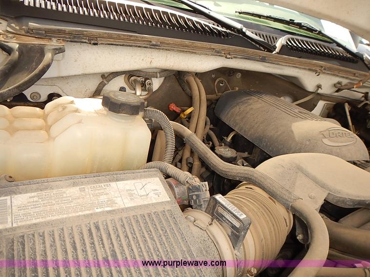 image for item E7792 2005 Chevrolet Silverado 2500HD Ext. Cab pickup truck