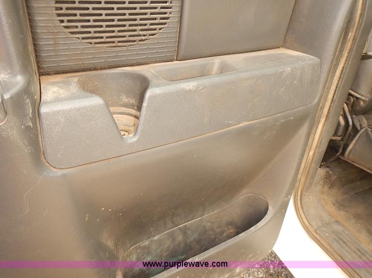 image for item E7792 2005 Chevrolet Silverado 2500HD Ext. Cab pickup truck