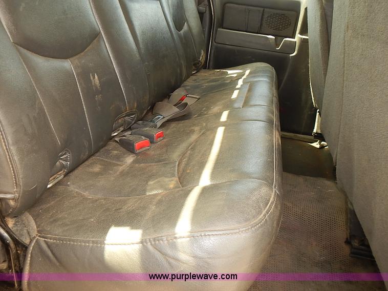 image for item E7792 2005 Chevrolet Silverado 2500HD Ext. Cab pickup truck