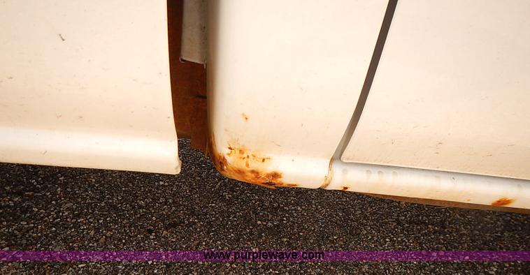 image for item E7792 2005 Chevrolet Silverado 2500HD Ext. Cab pickup truck