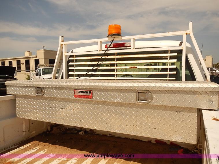 image for item E7792 2005 Chevrolet Silverado 2500HD Ext. Cab pickup truck