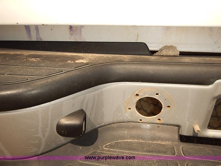 image for item E7792 2005 Chevrolet Silverado 2500HD Ext. Cab pickup truck