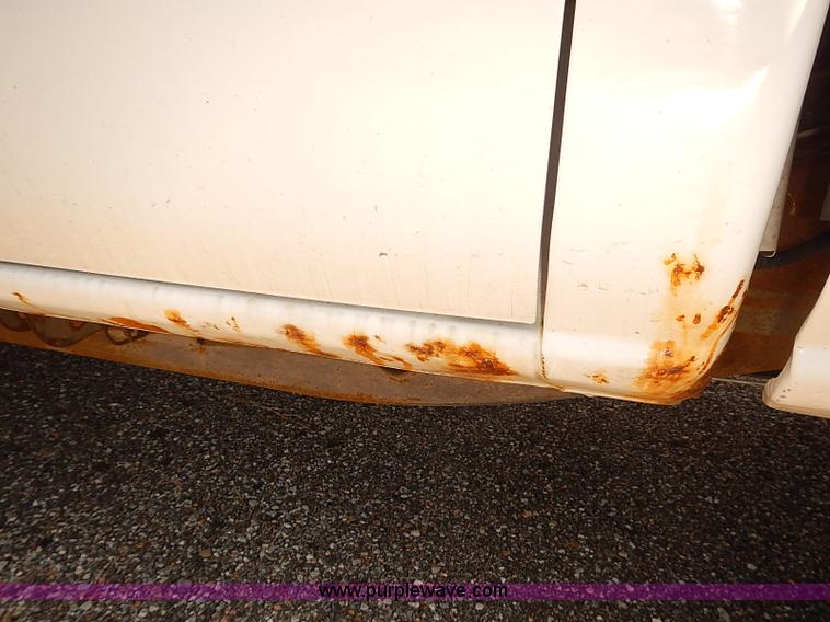 image for item E7792 2005 Chevrolet Silverado 2500HD Ext. Cab pickup truck