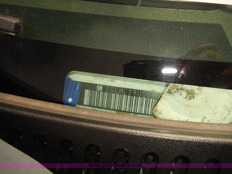 image for item E7792 2005 Chevrolet Silverado 2500HD Ext. Cab pickup truck