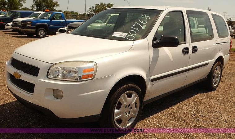 image for item E7793 2008 Chevrolet Uplander LS van