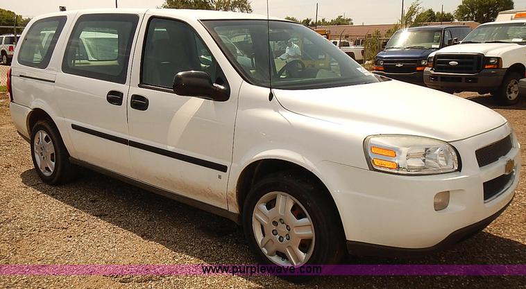 image for item E7793 2008 Chevrolet Uplander LS van