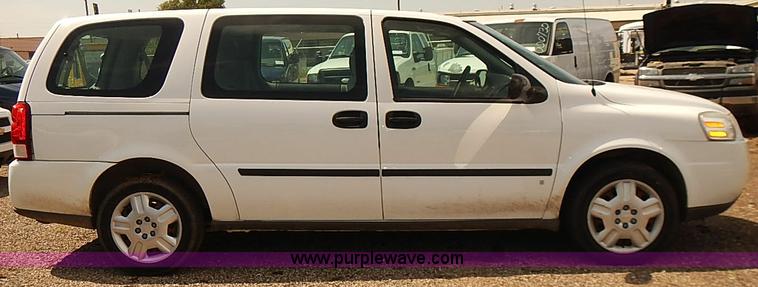 image for item E7793 2008 Chevrolet Uplander LS van