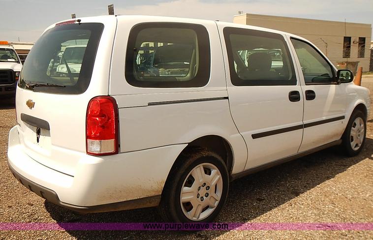 image for item E7793 2008 Chevrolet Uplander LS van