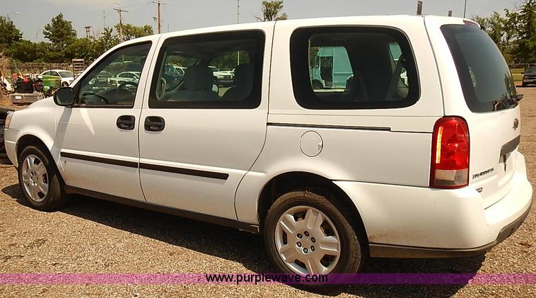 image for item E7793 2008 Chevrolet Uplander LS van